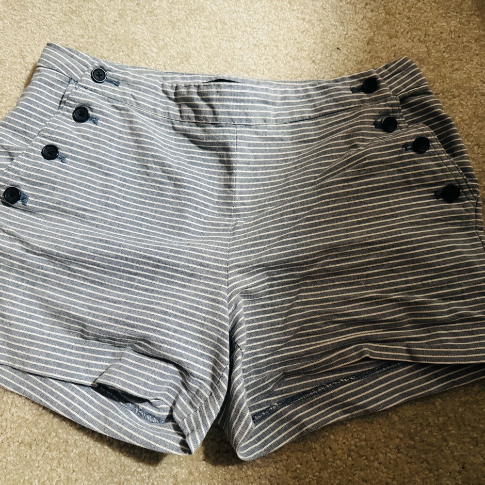 Banana Republic Striped Gray Women's Shorts